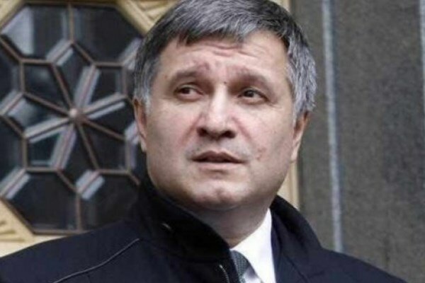 Інтерпол оголосив у міжнародний розшук Януковича і КО