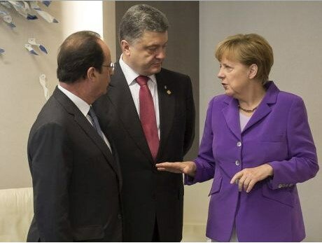 Порошенко у Парижі провів зустріч із Олландом та Меркель і не тільки
